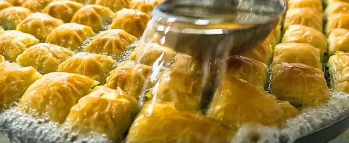 Baklava Şerbeti Nasıl Dökülür?